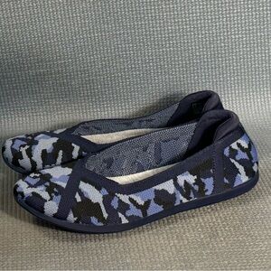 Clarks Cloudsteppers Carly Wish Washable Knit Slip-ons Blue Camo Flats Size 8.5